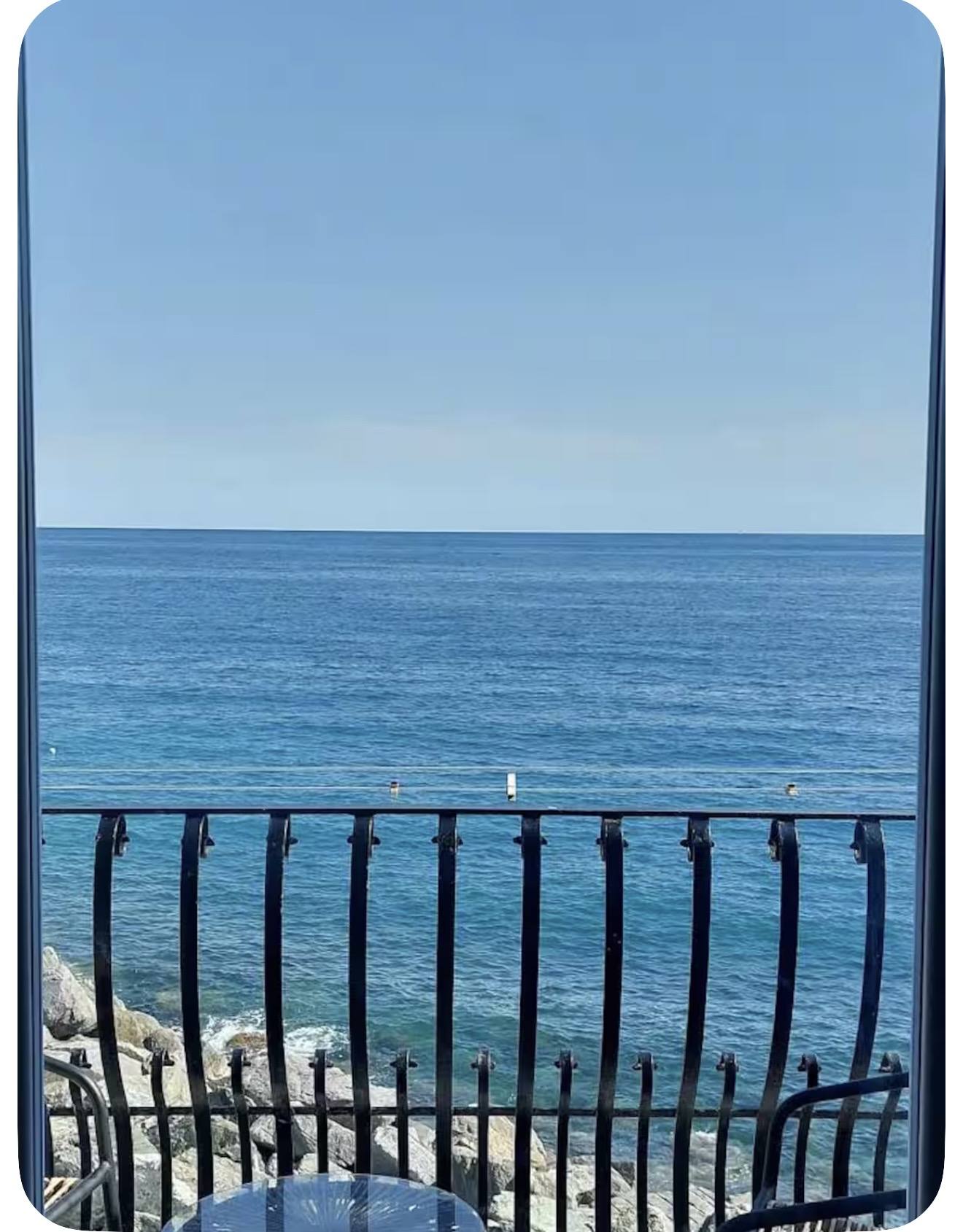 Camera con vista sul soggiorno
